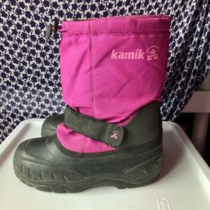 Kamik Girl’s winter snow boots purple insulated adjustable openings girls size 4